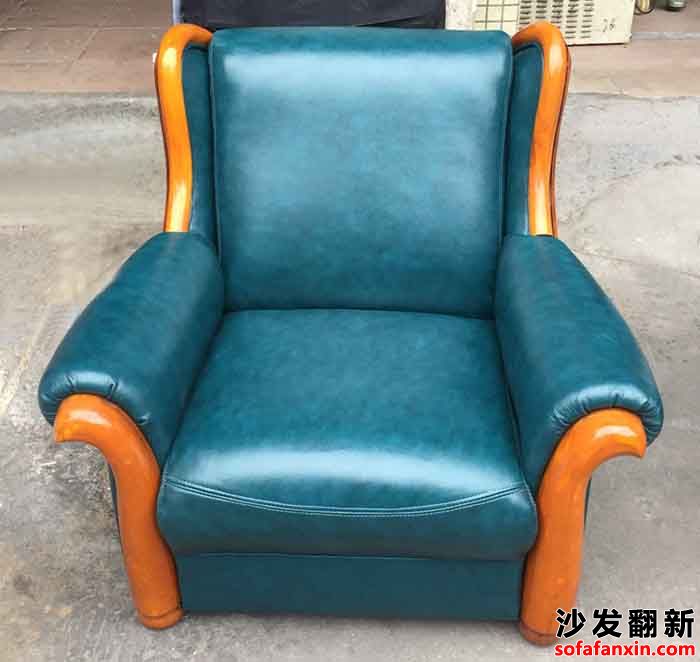 再舊的沙發換皮后也能煥然一新