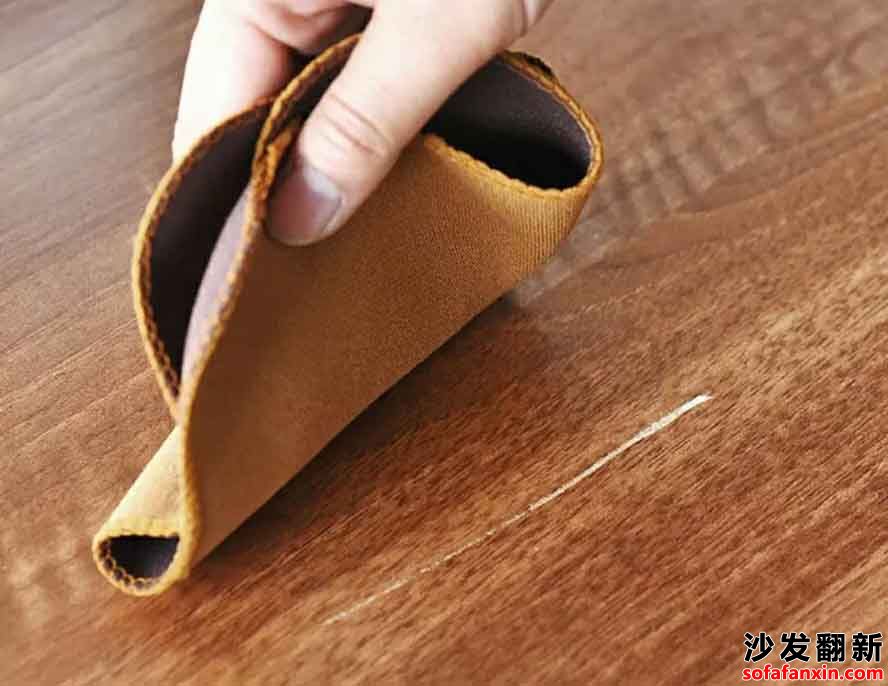 家具表面的油漆脫落了。怎么修的簡單看不出來?