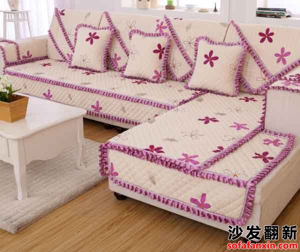布沙發(fā)究竟是選擇沙發(fā)套好還是沙發(fā)罩好呢?